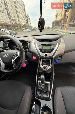 Седан Hyundai Elantra 2012 в 