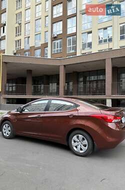 Седан Hyundai Elantra 2012 в 