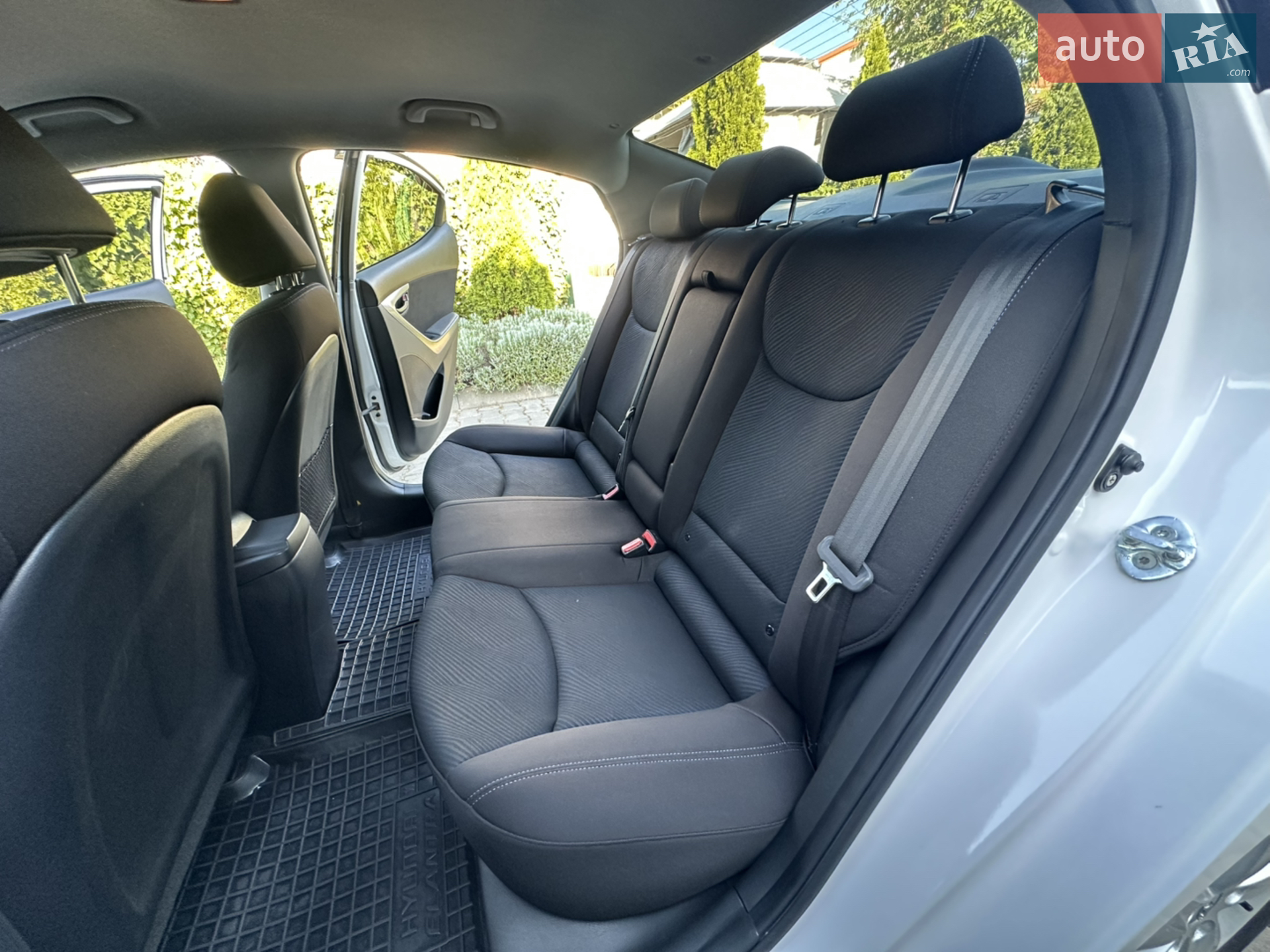 2013 Hyundai Elantra - мініатюра 23