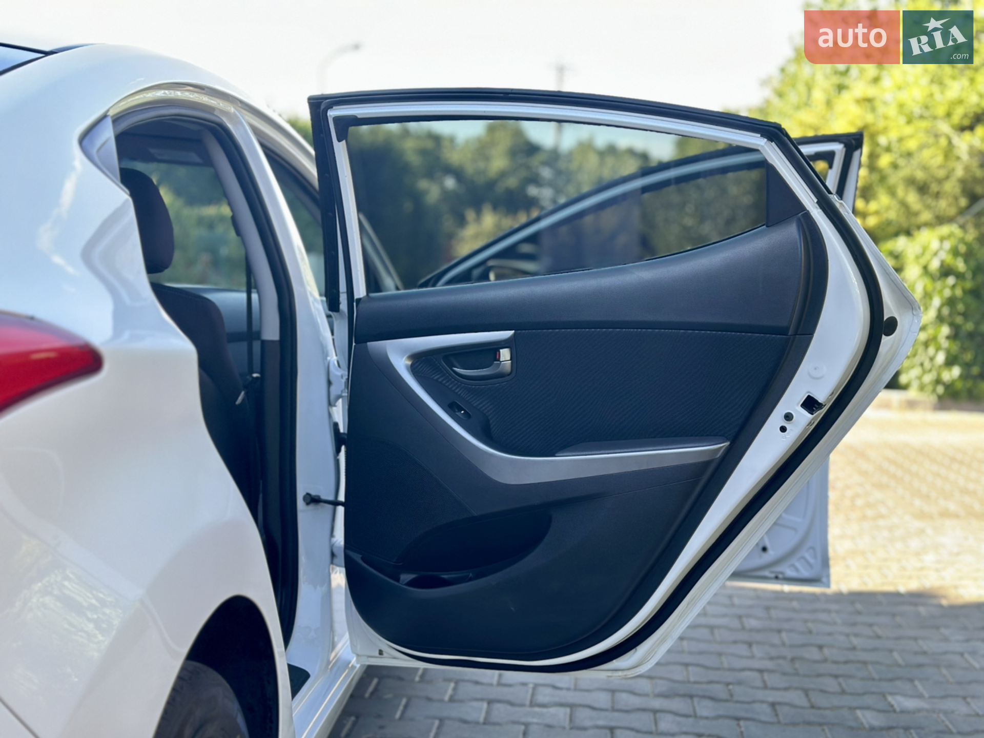 2013 Hyundai Elantra - мініатюра 27