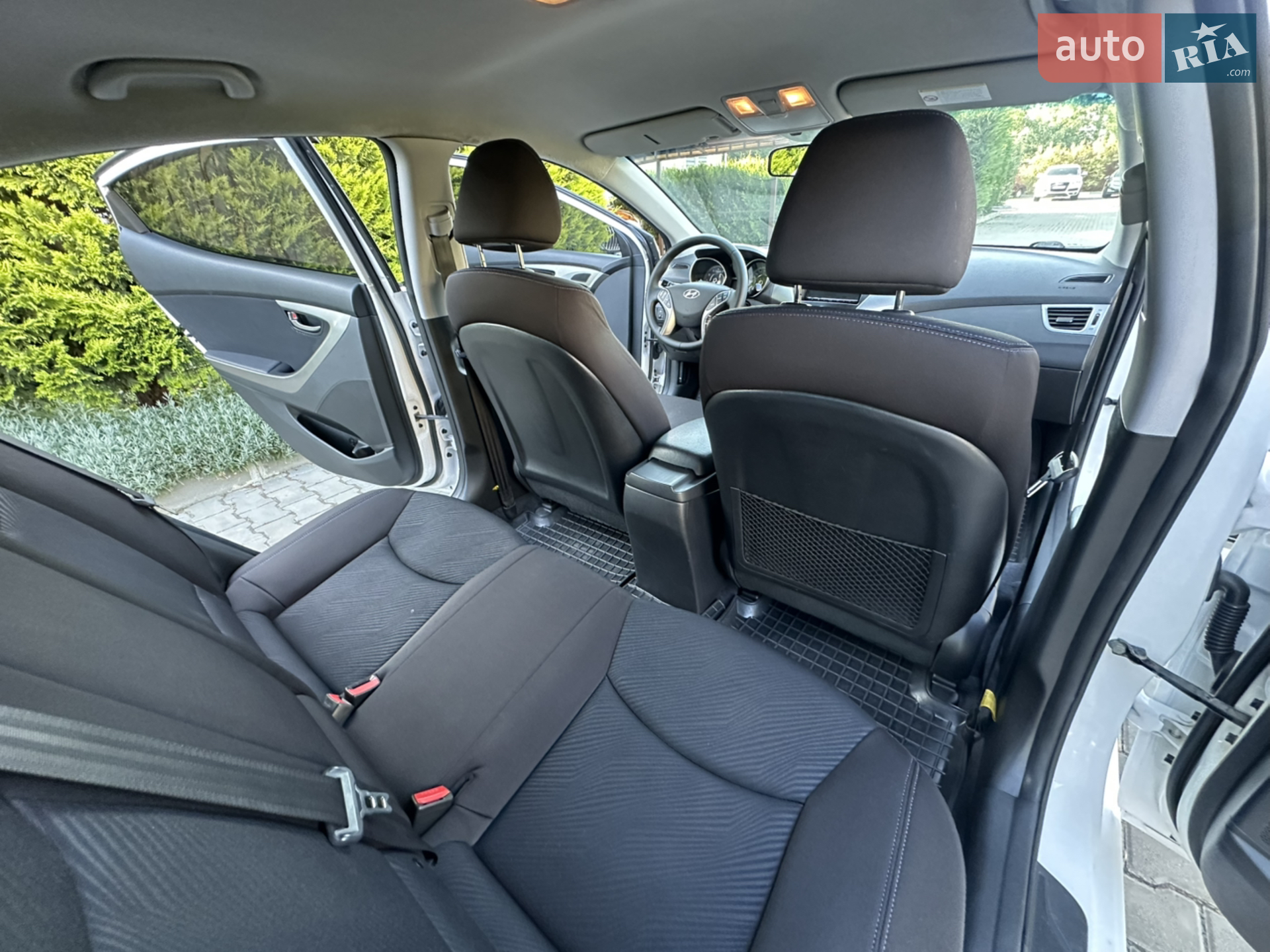 2013 Hyundai Elantra - мініатюра 24