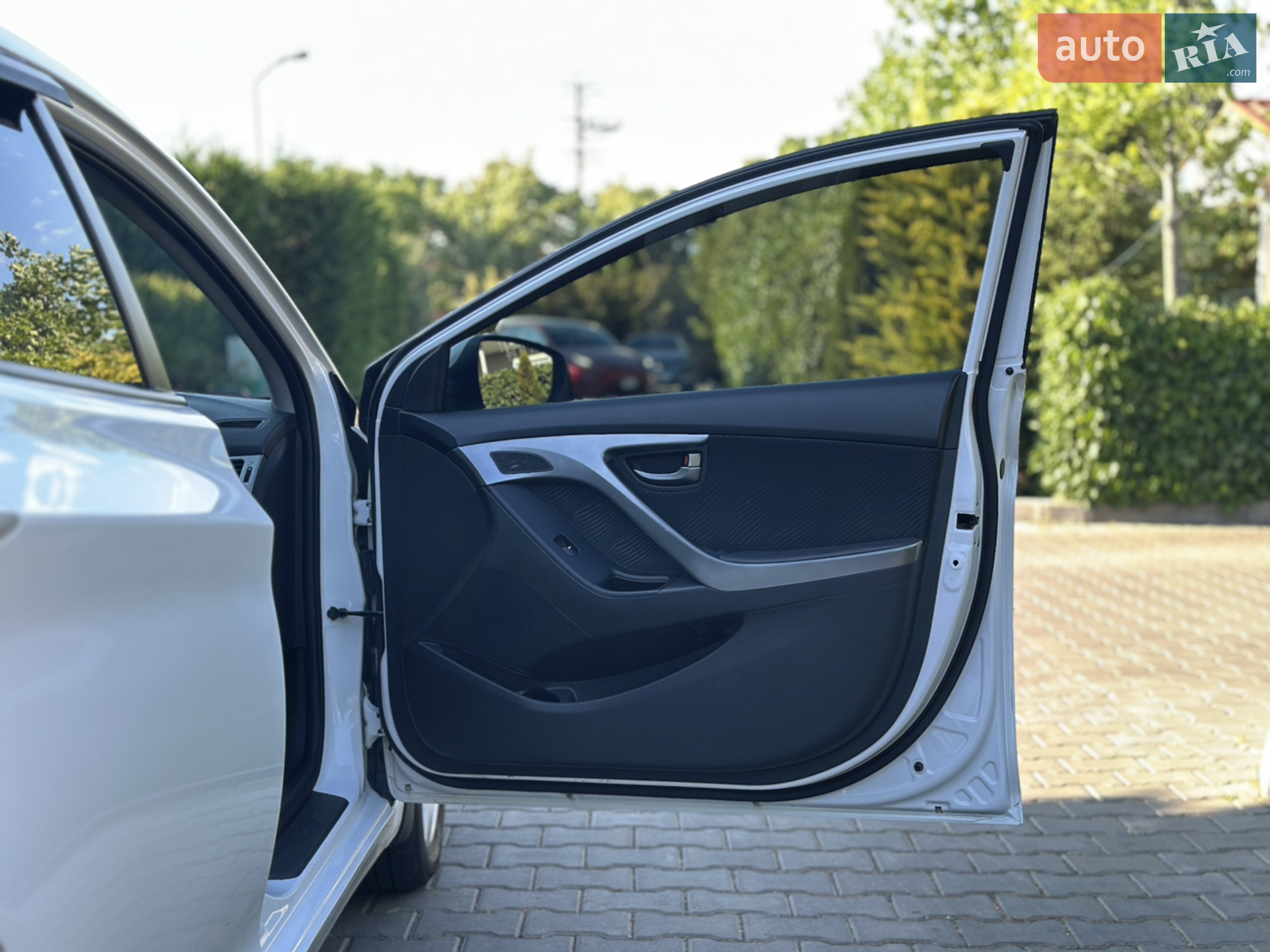 2013 Hyundai Elantra - мініатюра 30
