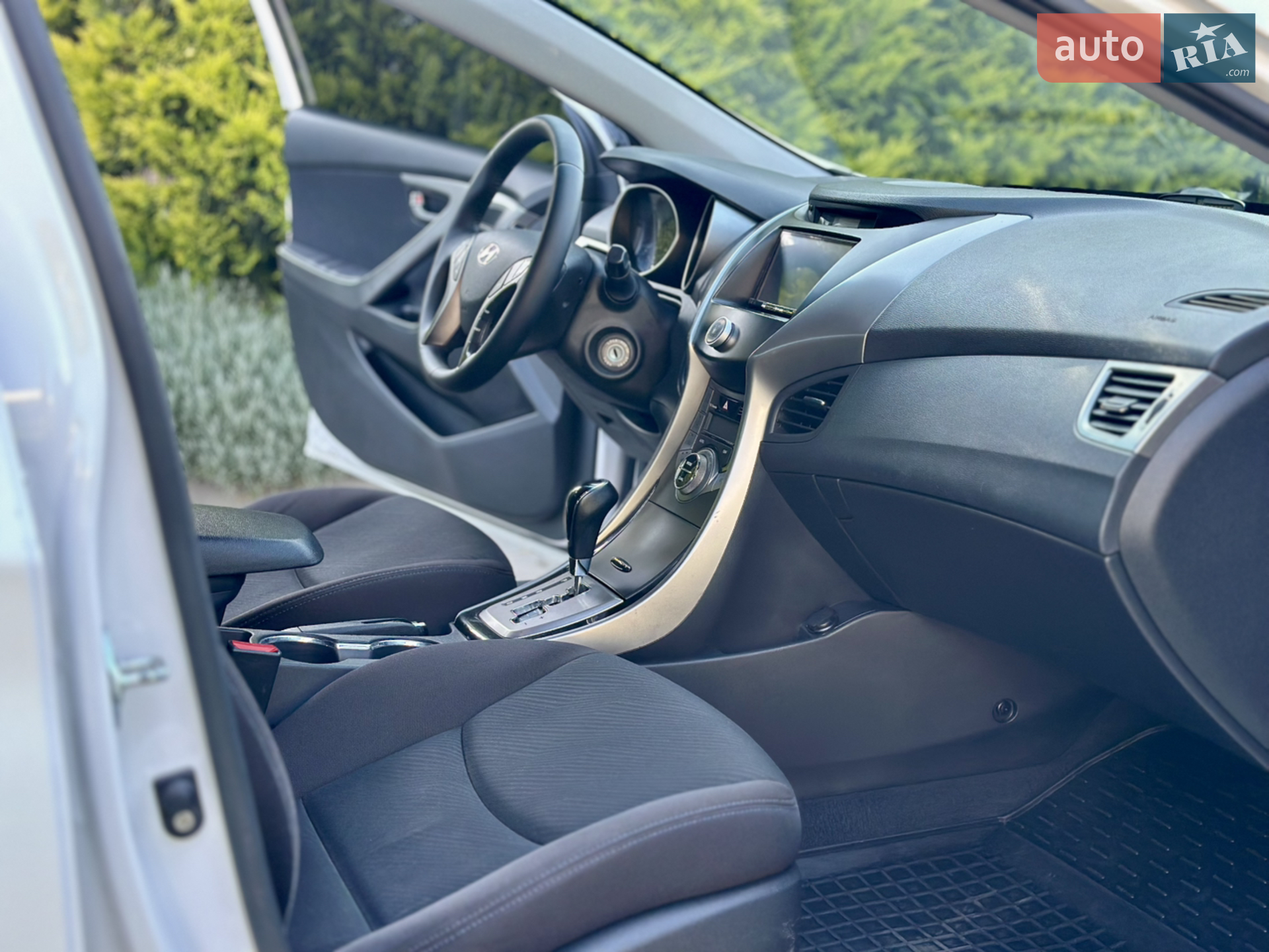 2013 Hyundai Elantra - мініатюра 31