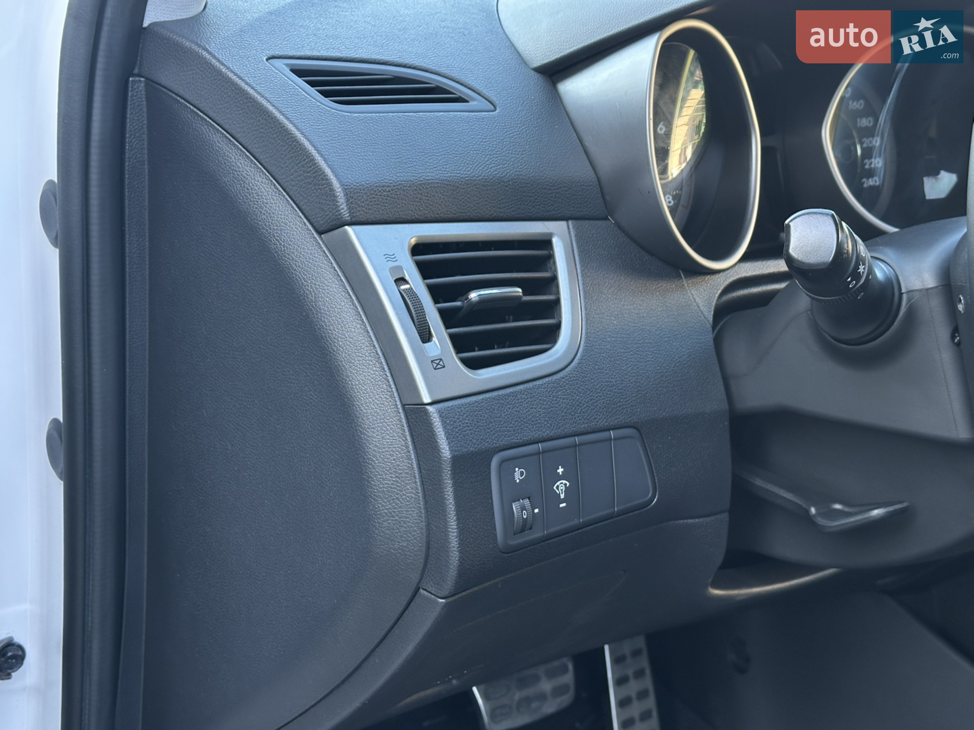 2013 Hyundai Elantra - мініатюра 45