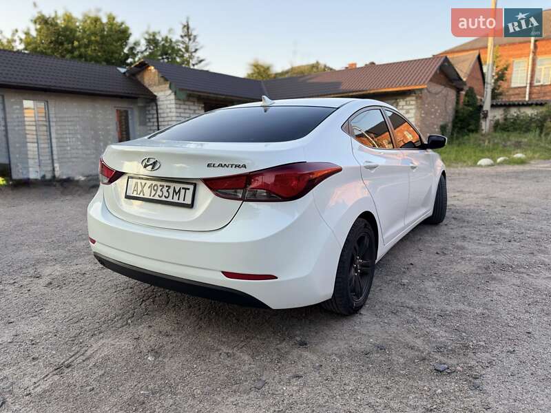 Седан Hyundai Elantra 2014 в Богодухове