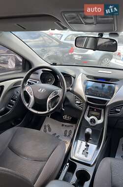 Седан Hyundai Elantra 2012 в 