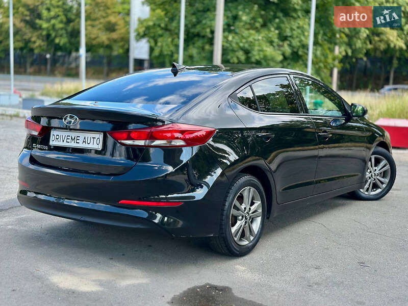 Седан Hyundai Elantra 2016 в Днепре