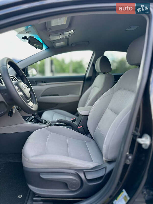 Седан Hyundai Elantra 2016 в Днепре
