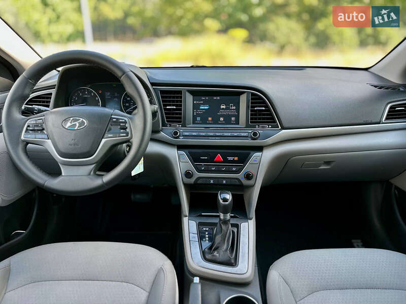 Седан Hyundai Elantra 2016 в Днепре