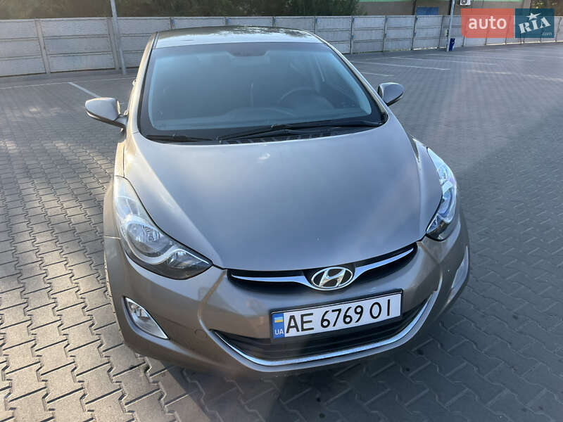 Седан Hyundai Elantra 2011 в 
