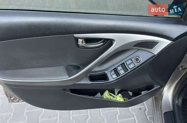 Седан Hyundai Elantra 2011 в 