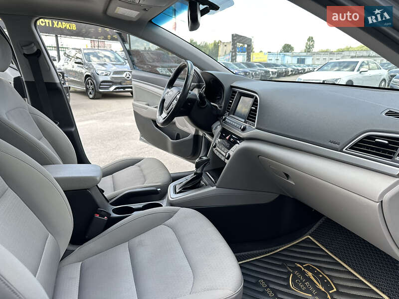 Седан Hyundai Elantra 2017 в Харкові