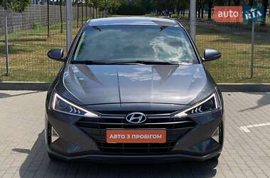 Седан Hyundai Elantra 2019 в Днепре