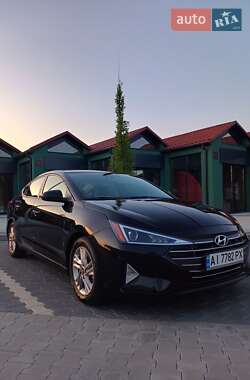Седан Hyundai Elantra 2018 в Ирпене
