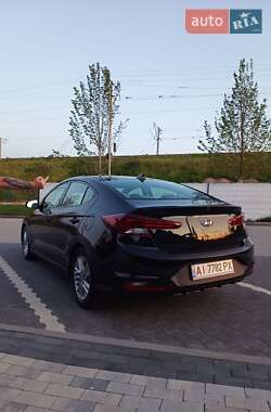 Седан Hyundai Elantra 2018 в 