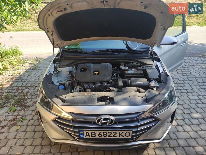 Седан Hyundai Elantra 2019 в Виннице