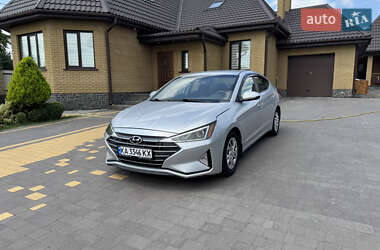 Седан Hyundai Elantra 2018 в Киеве