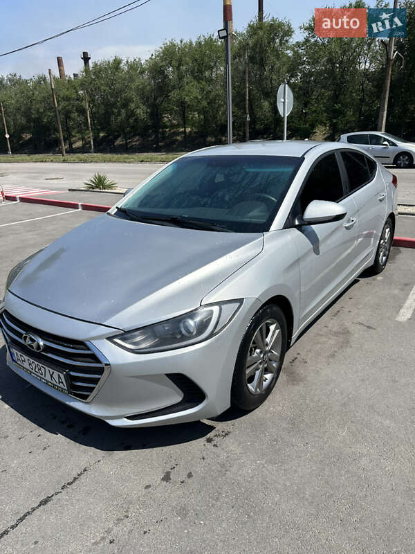 Hyundai Elantra 2017