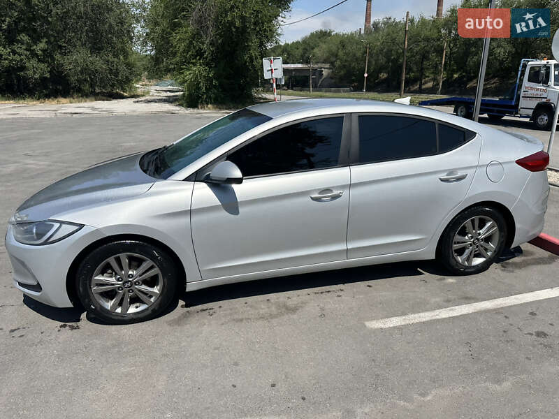 Седан Hyundai Elantra 2017 в Запорожье