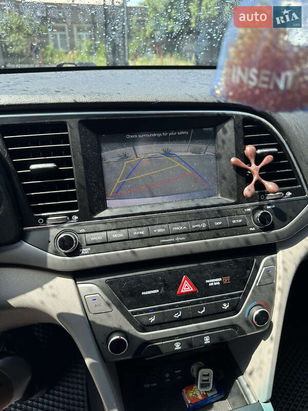 Седан Hyundai Elantra 2017 в Запорожье