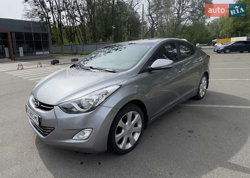 Hyundai Elantra 2012