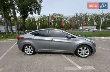 Седан Hyundai Elantra 2012 в 