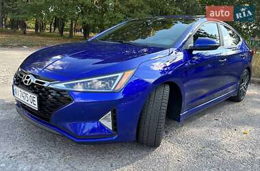 Седан Hyundai Elantra 2019 в Києві