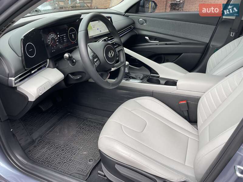 Седан Hyundai Elantra 2024 в Виннице