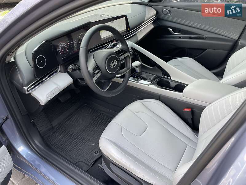 Седан Hyundai Elantra 2024 в Виннице