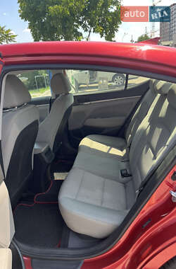 Седан Hyundai Elantra 2016 в 