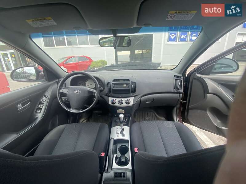 Седан Hyundai Elantra 2008 в Киеве