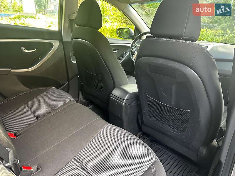 Хэтчбек Hyundai Elantra 2014 в Киеве