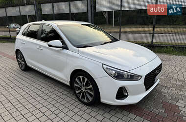 Хэтчбек Hyundai Elantra 2017 в Запорожье