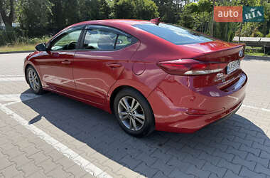 Седан Hyundai Elantra 2017 в 