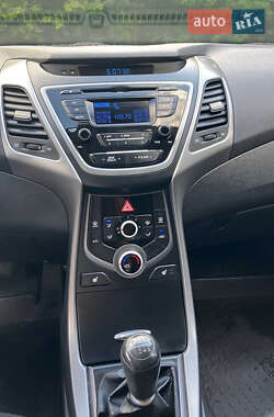 Седан Hyundai Elantra 2014 в 