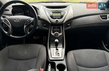 Седан Hyundai Elantra 2013 в 