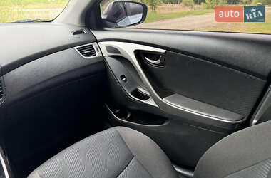 Седан Hyundai Elantra 2013 в 