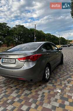 Седан Hyundai Elantra 2012 в 
