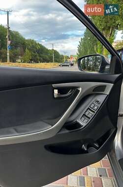 Седан Hyundai Elantra 2012 в 