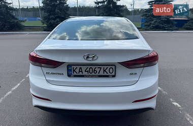 Седан Hyundai Elantra 2017 в Киеве