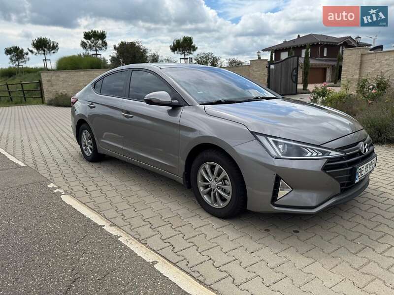 Hyundai Elantra 2020