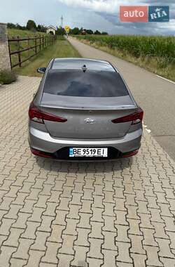 Седан Hyundai Elantra 2020 в 