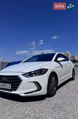 Седан Hyundai Elantra 2017 в 
