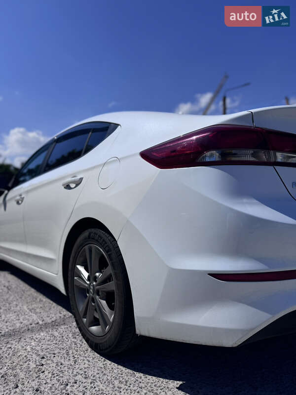 Седан Hyundai Elantra 2016 в Одесі