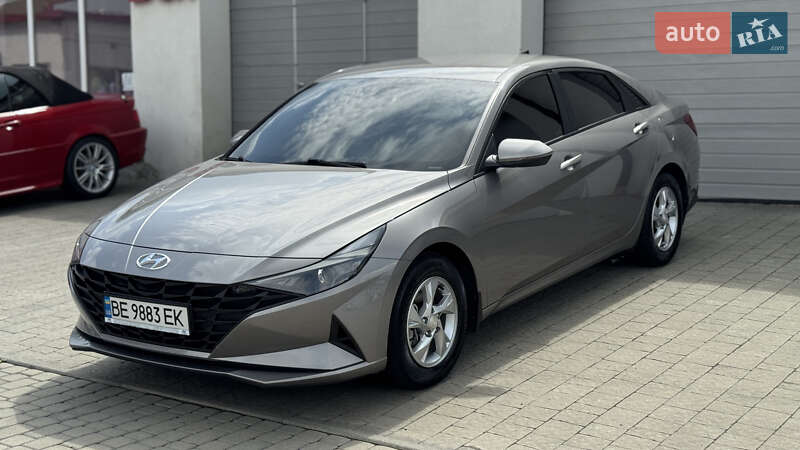 Hyundai Elantra 2021