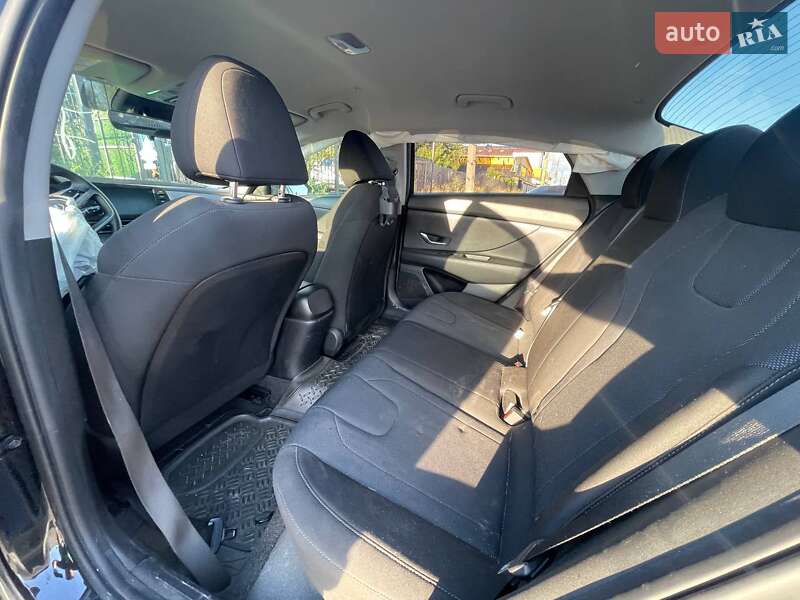 Седан Hyundai Elantra 2021 в Києві