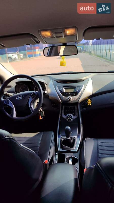 Седан Hyundai Elantra 2013 в Полтаве