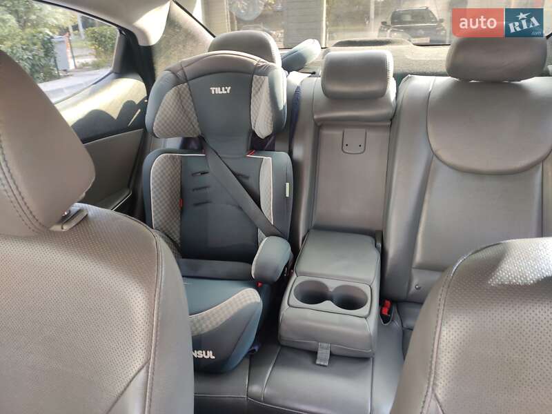 Седан Hyundai Elantra 2014 в Запорожье