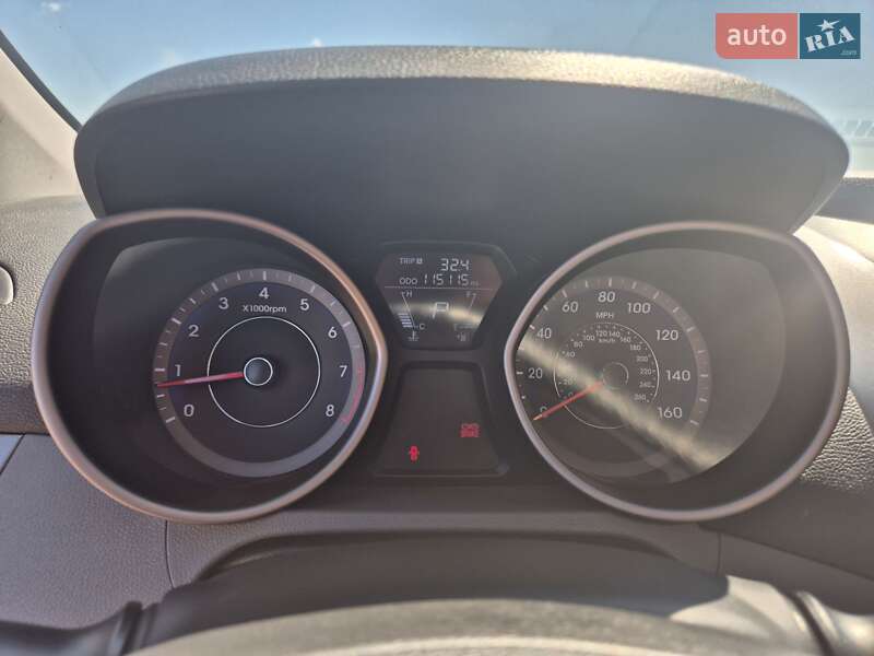 Седан Hyundai Elantra 2013 в 