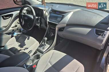 Седан Hyundai Elantra 2013 в 